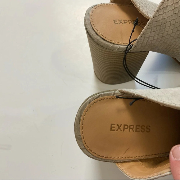 Express Womens Shoes Size 10 Open Toe Sandals Tan - Picture 5 of 11